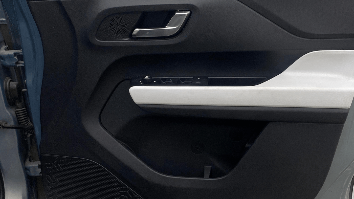 2022 Tata PUNCH CREATIVE  AMT, Petrol, Automatic, 56,088 km, Driver Side Door Panels Control