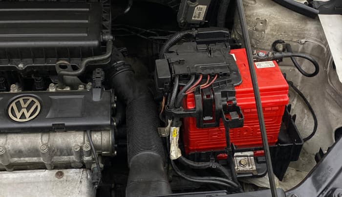 2013 Volkswagen Vento HIGHLINE PETROL AT, Petrol, Automatic, 64,381 km, Engine View - Left