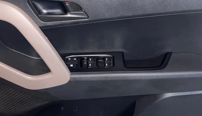 2017 Hyundai Creta E PLUS 1.6 PETROL, Petrol, Manual, 31,110 km, Driver Side Door Panels Control