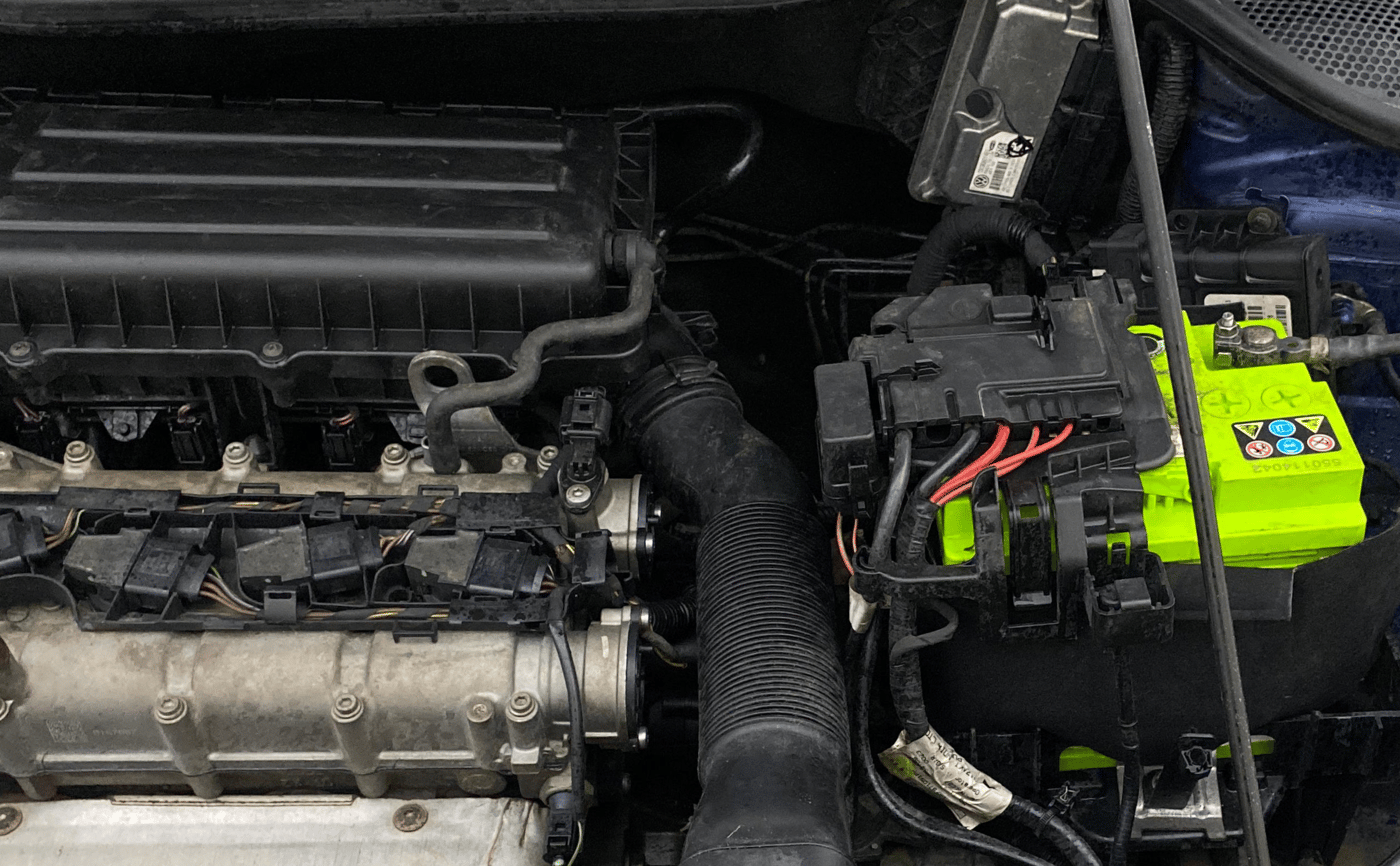 2013 Volkswagen Vento HIGHLINE PETROL AT, Petrol, Automatic, 74,967 km, Engine View - Left