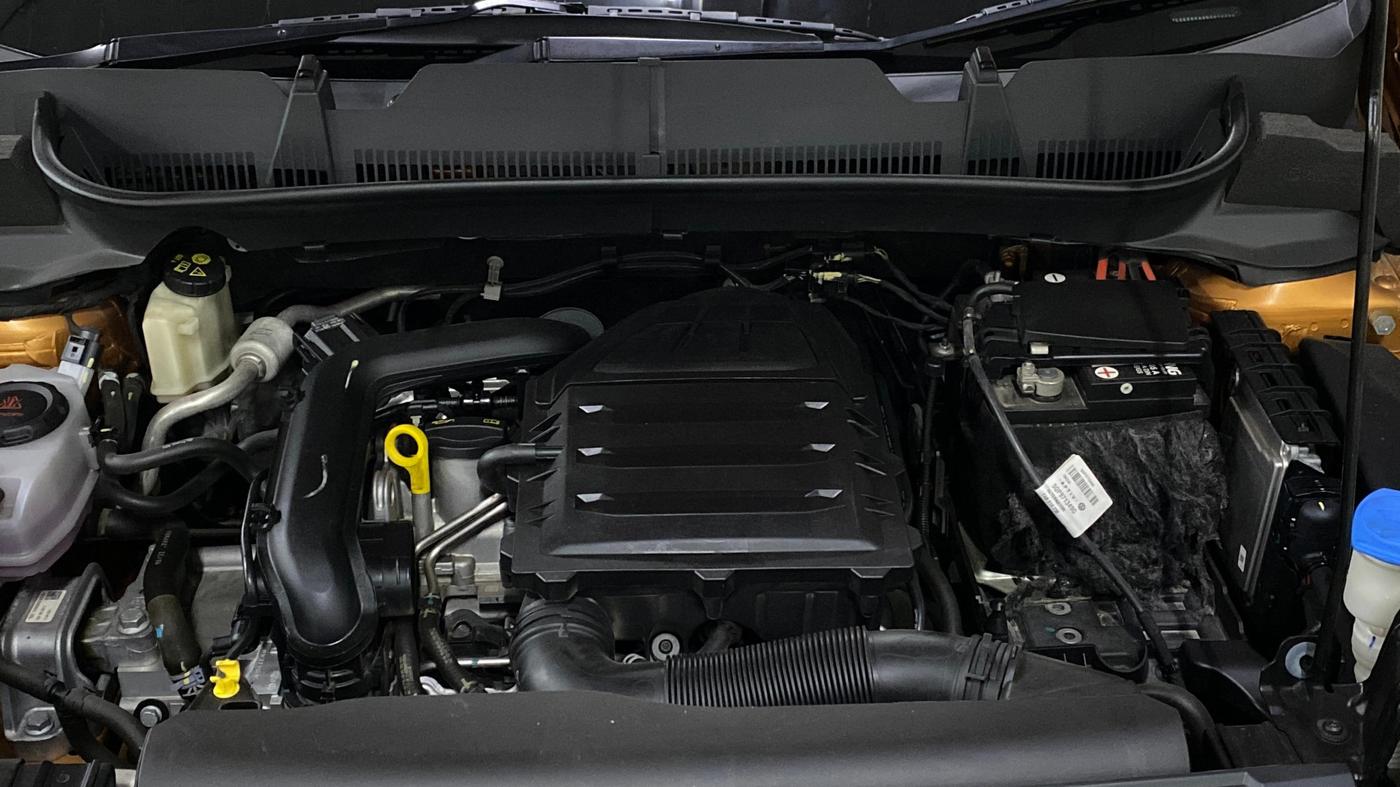 2022 Skoda KUSHAQ STYLE 1.0L TSI AT (6 AIRBAGS), Petrol, Automatic, 15,721 km, Engine View