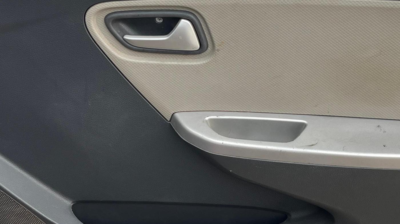 2019 Maruti Alto K10 VXI, Petrol, Manual, 48,287 km, Driver Side Door Panels Control