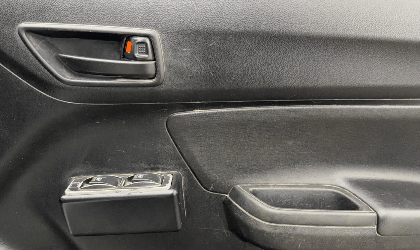2018 Maruti Swift LXI, CNG, Manual, 88,201 km, Driver Side Door Panels Control