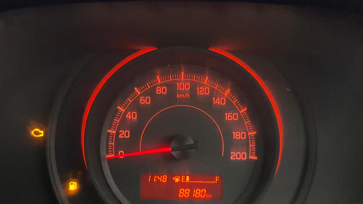 2018 Maruti Swift LXI, CNG, Manual, 88,201 km, Odometer Image