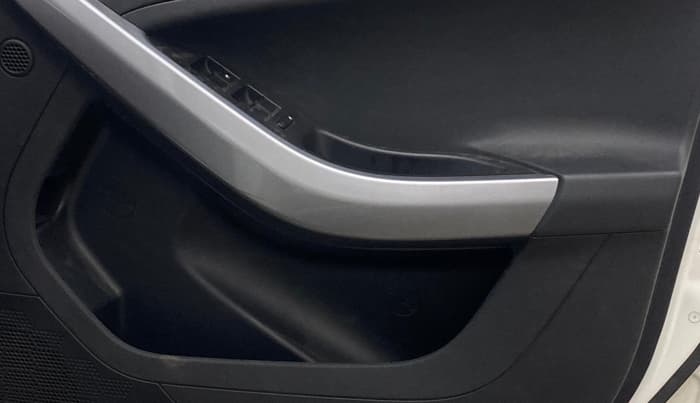 2021 Tata NEXON XM SUNROOF PETROL, Petrol, Manual, 36,773 km, Driver Side Door Panels Control
