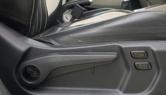 2022 Hyundai VENUE SX 1.0 (O) TURBO IMT, Petrol, Manual, 41,571 km, Driver Side Adjustment Panel