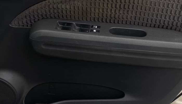 2014 Maruti Ritz VXI, Petrol, Manual, 94,816 km, Driver Side Door Panels Control