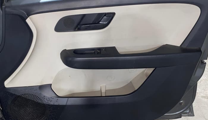 2023 Tata ALTROZ XE PLUS PETROL, Petrol, Manual, 5,019 km, Driver Side Door Panels Control
