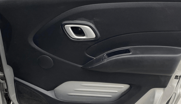 2019 Datsun Redi Go T (O), Petrol, Manual, 38,330 km, Driver Side Door Panels Control