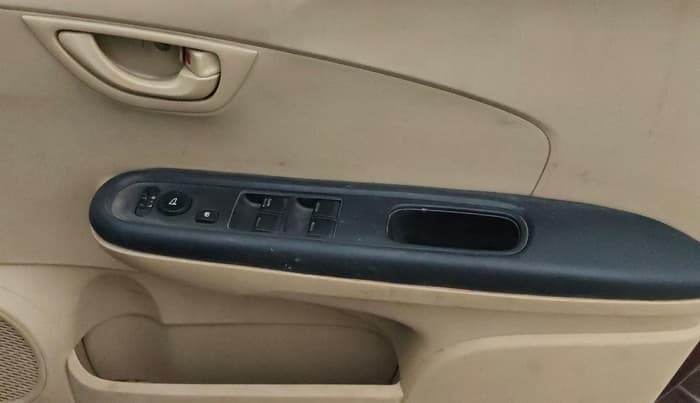 2014 Honda Mobilio 1.5L I-DTEC S, Diesel, Manual, 98,310 km, Driver Side Door Panels Control