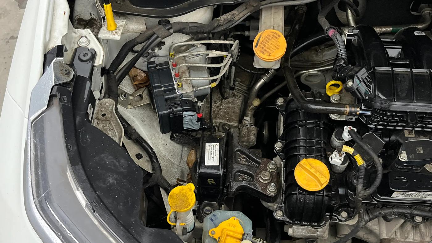 2023 Tata PUNCH CREATIVE  MT, Petrol, Manual, 15,089 km, Engine View - Right