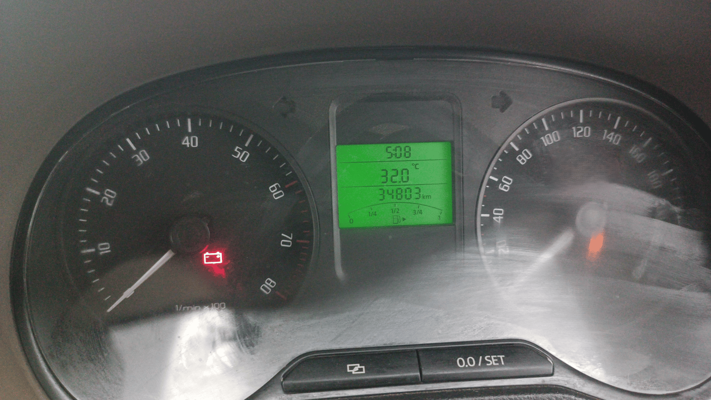2013 Skoda Rapid AMBITION 1.6 MPI MT, Petrol, Manual, 34,801 km, Odometer Image