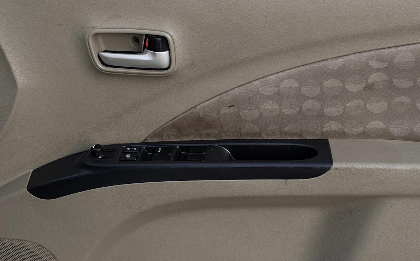 2015 Maruti Celerio ZXI, Petrol, Manual, 91,695 km, Driver Side Door Panels Control