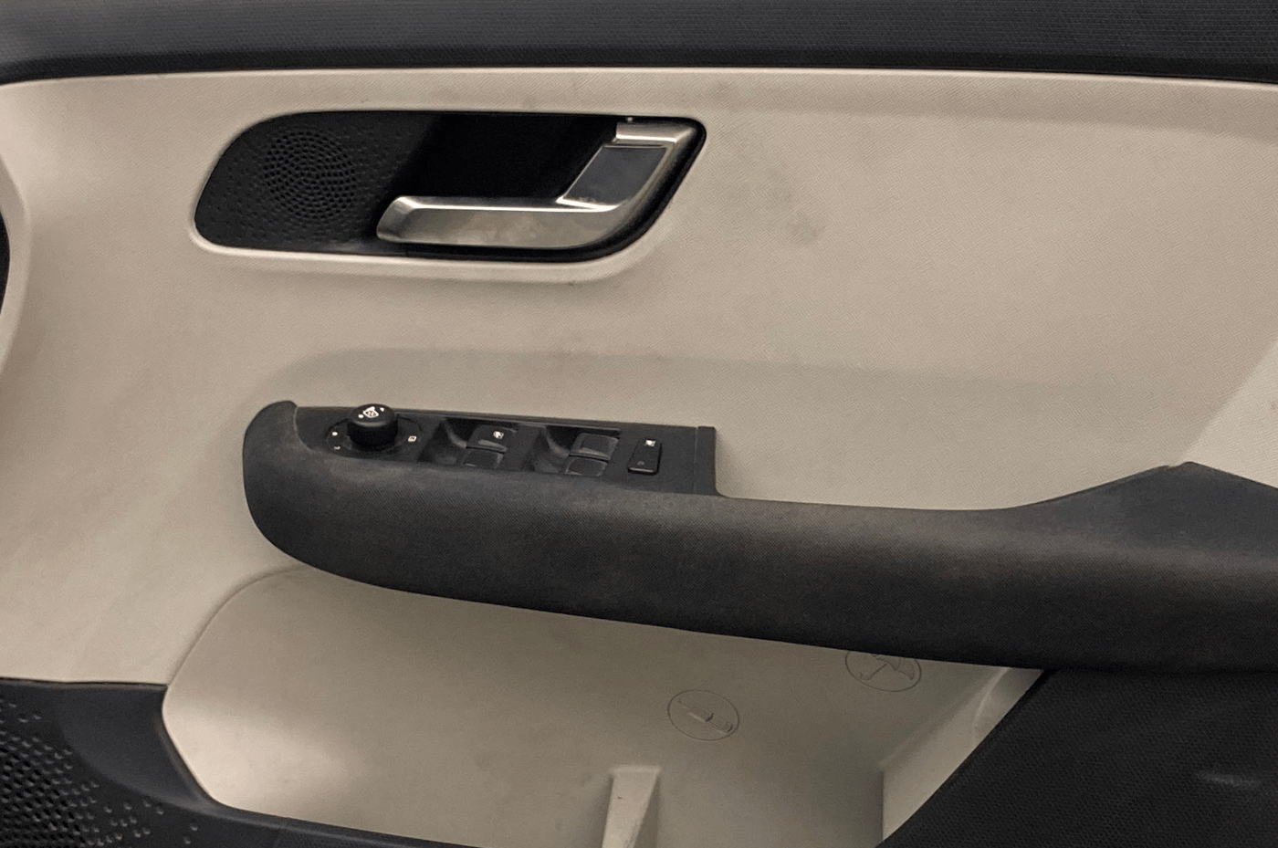 2022 Tata ALTROZ XZA PLUS, Petrol, Automatic, 56,299 km, Driver Side Door Panels Control