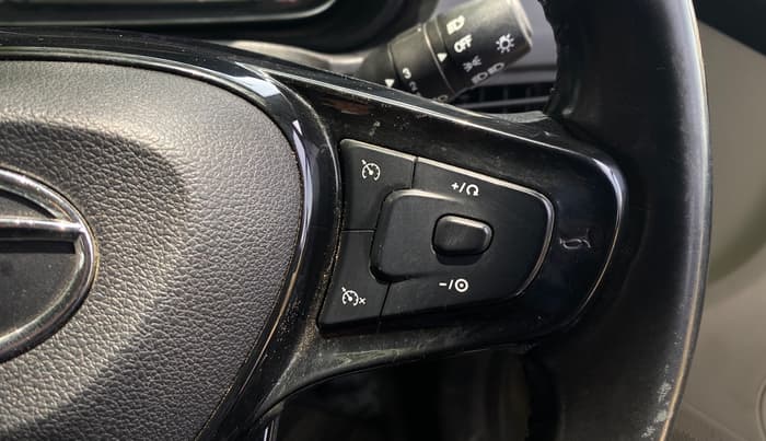2022 Tata NEXON XZ PLUS (HS) DIESEL DUAL TONE, Diesel, Manual, 96,137 km, Adaptive Cruise Control