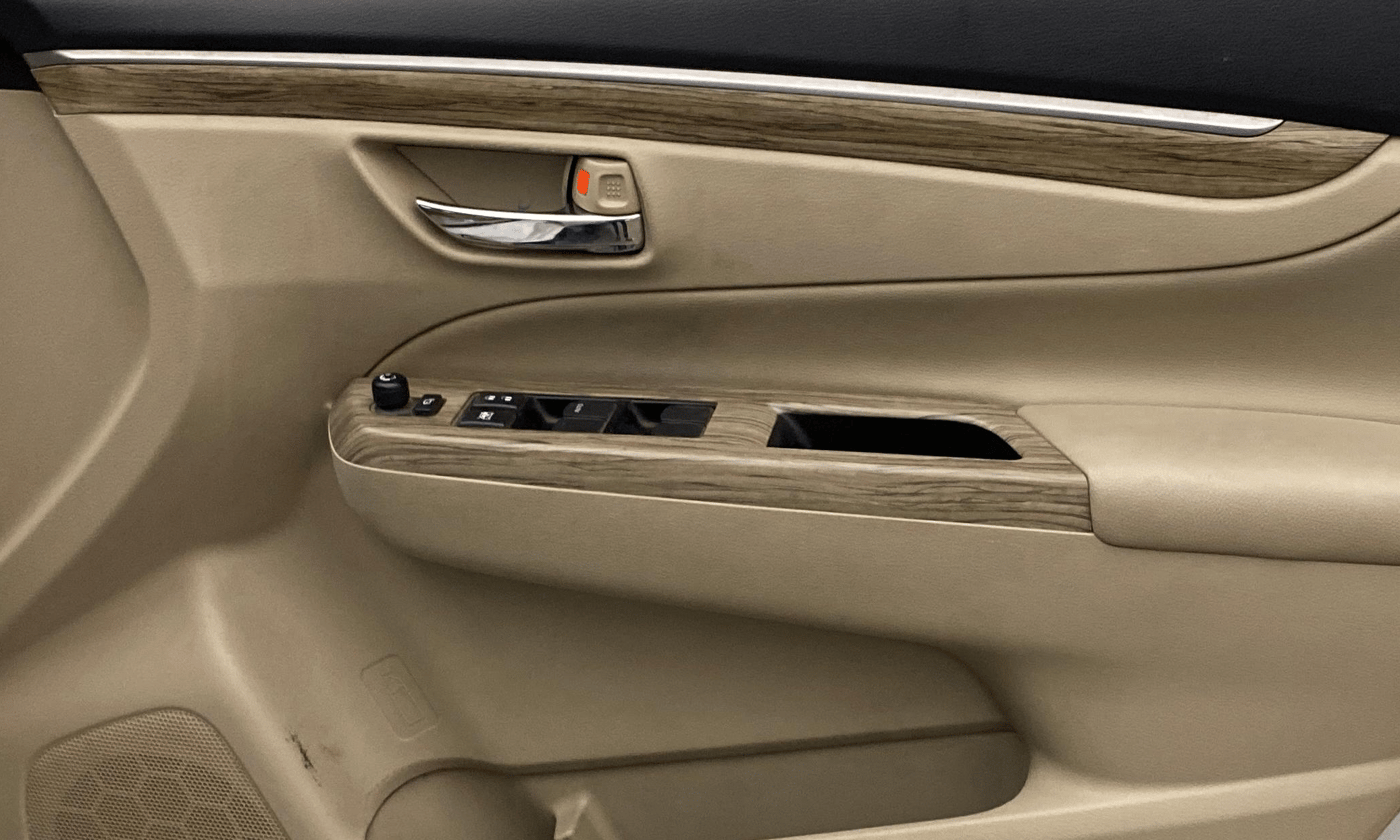2020 Maruti Ciaz ALPHA 1.5 SHVS PETROL, Petrol, Manual, 1,11,734 km, Driver Side Door Panels Control