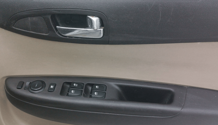 2013 Hyundai i20 SPORTZ 1.2, Petrol, Manual, 66,010 km, Driver Side Door Panels Control