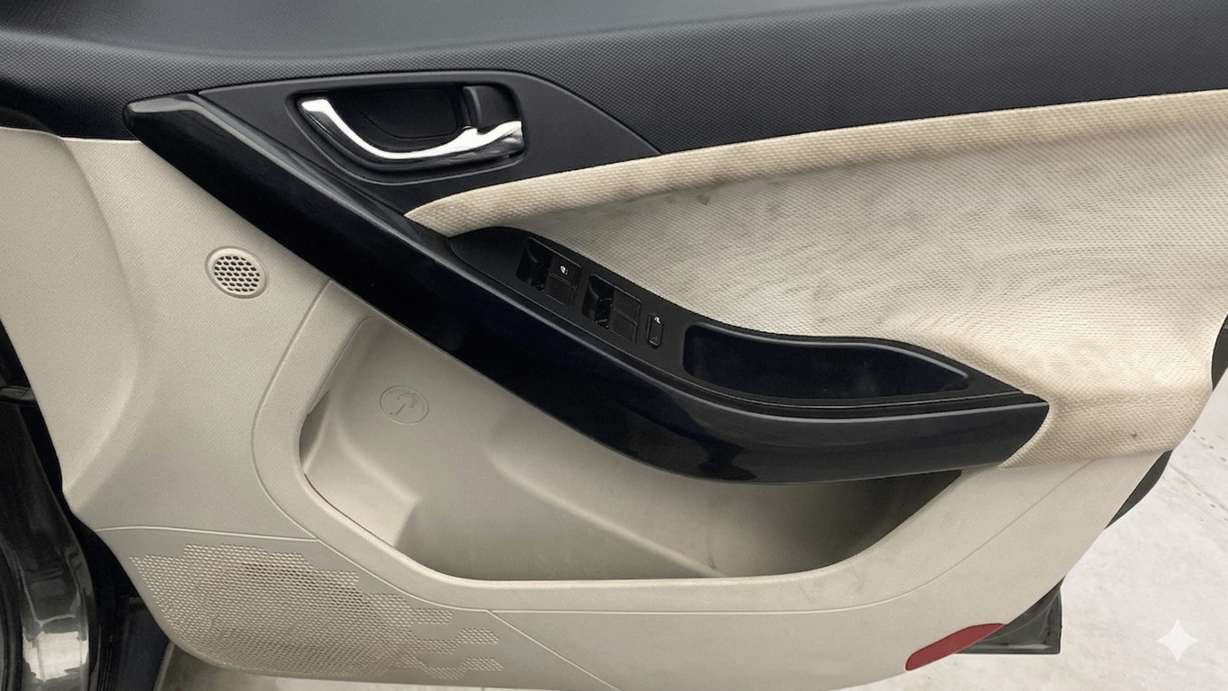 2020 Tata NEXON XZ PLUS PETROL, Petrol, Manual, 86,020 km, Driver Side Door Panels Control