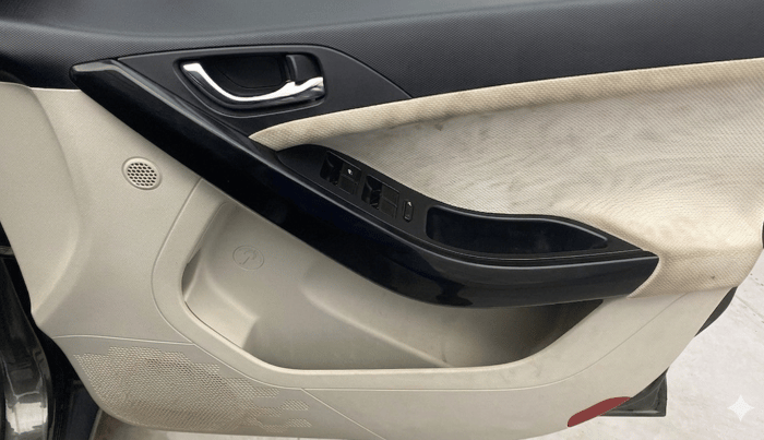 2020 Tata NEXON XZ PLUS PETROL, Petrol, Manual, 86,020 km, Driver Side Door Panels Control