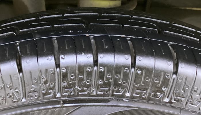 2016 Maruti Alto 800 LXI, Petrol, Manual, 33,763 km, Left Rear Tyre Tread