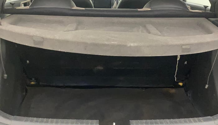 2017 Hyundai Elite i20 ASTA 1.2, Petrol, Manual, 1,08,528 km, Boot Inside