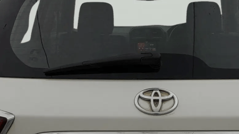 2021 Toyota URBAN CRUISER PREMIUM GRADE AT, Petrol, Automatic, 1,05,833 km, Rear Wiper