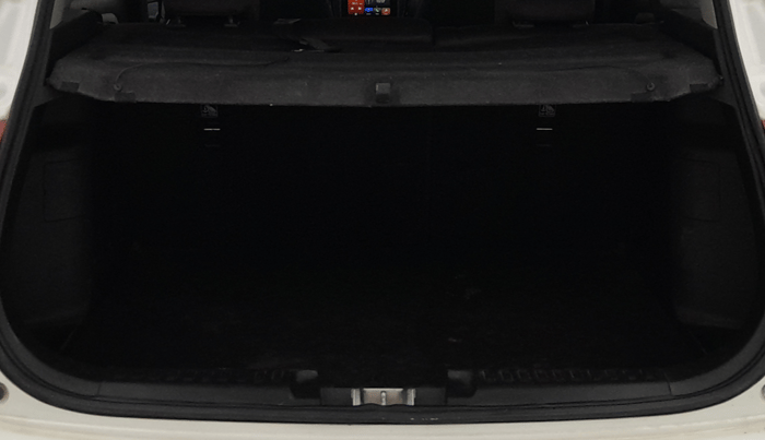 2021 Toyota URBAN CRUISER PREMIUM GRADE AT, Petrol, Automatic, 1,05,833 km, Boot Inside