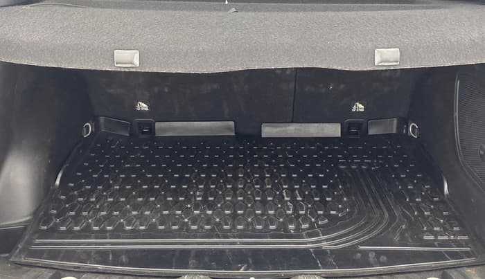 2022 Jeep Compass MODEL S (O) DIESEL 4X4 AT, Diesel, Automatic, 62,878 km, Boot Inside