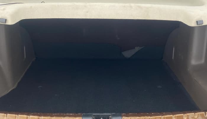 2018 Renault Duster RXS CVT, Petrol, Automatic, 98,805 km, Boot Inside