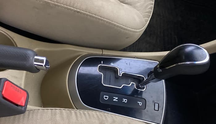 2014 Hyundai Verna FLUIDIC 1.6 VTVT SX AT, Petrol, Automatic, 68,524 km, Gear Lever