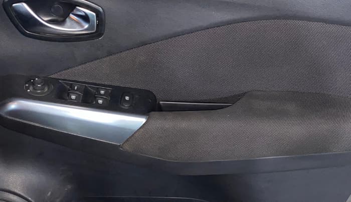 2019 Nissan Kicks XV 1.5, Petrol, Manual, 33,848 km, Driver Side Door Panels Control