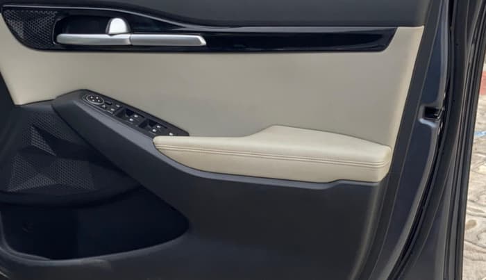 2021 KIA SELTOS HTX IVT 1.5 PETROL, Petrol, Automatic, 48,918 km, Driver Side Door Panels Control