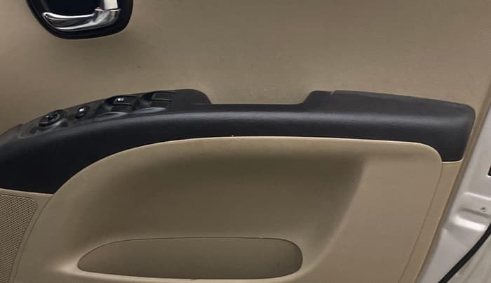 2013 Hyundai i10 SPORTZ 1.2, Petrol, Manual, 92,127 km, Driver Side Door Panels Control
