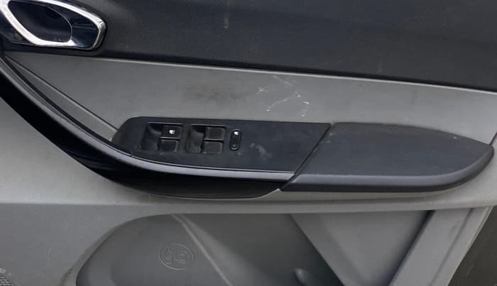 2020 Tata Tiago XZ PLUS PETROL, Petrol, Manual, 1,38,091 km, Driver Side Door Panels Control
