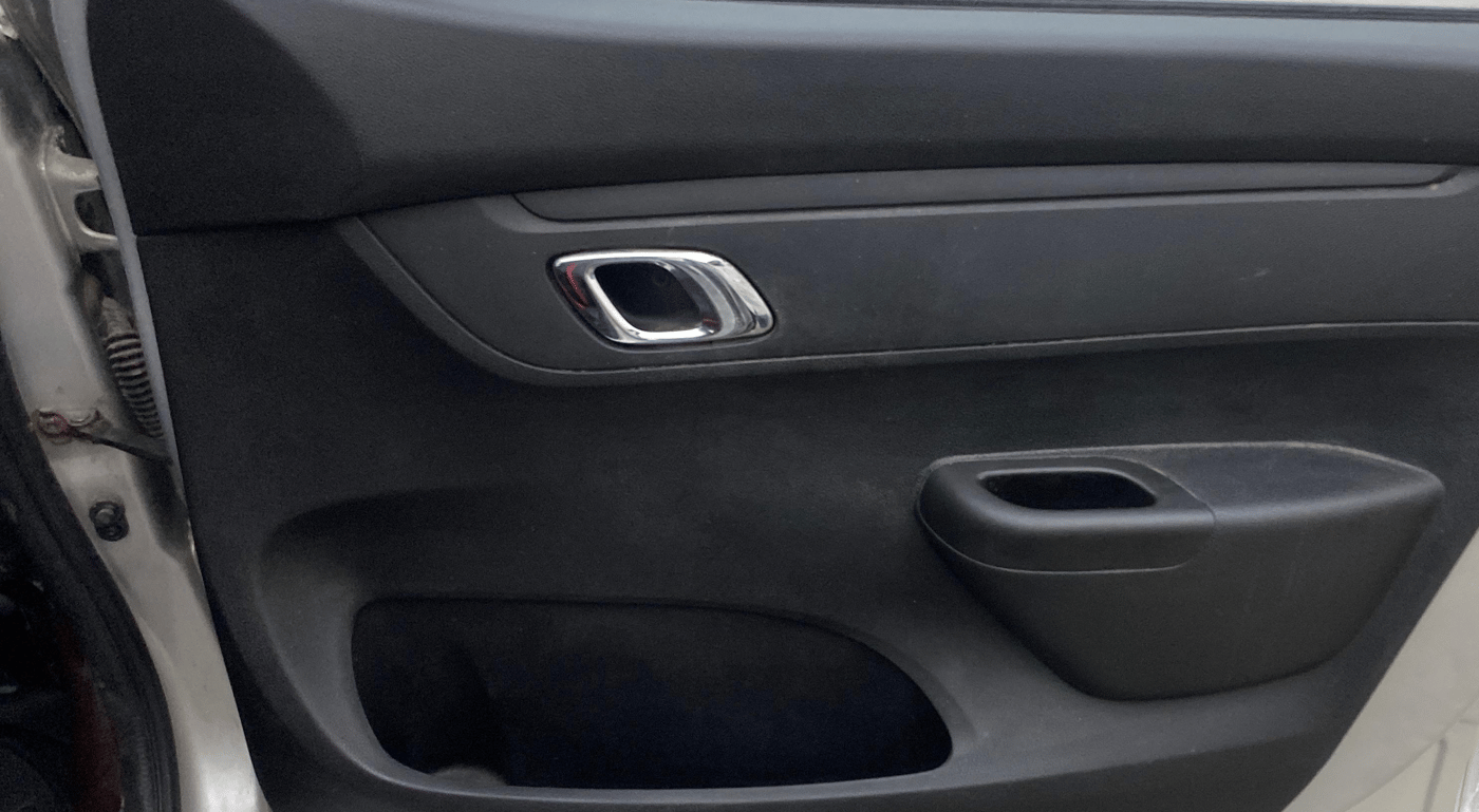 2019 Renault Kwid RXT 1.0 AMT (O), Petrol, Automatic, 59,204 km, Driver Side Door Panels Control