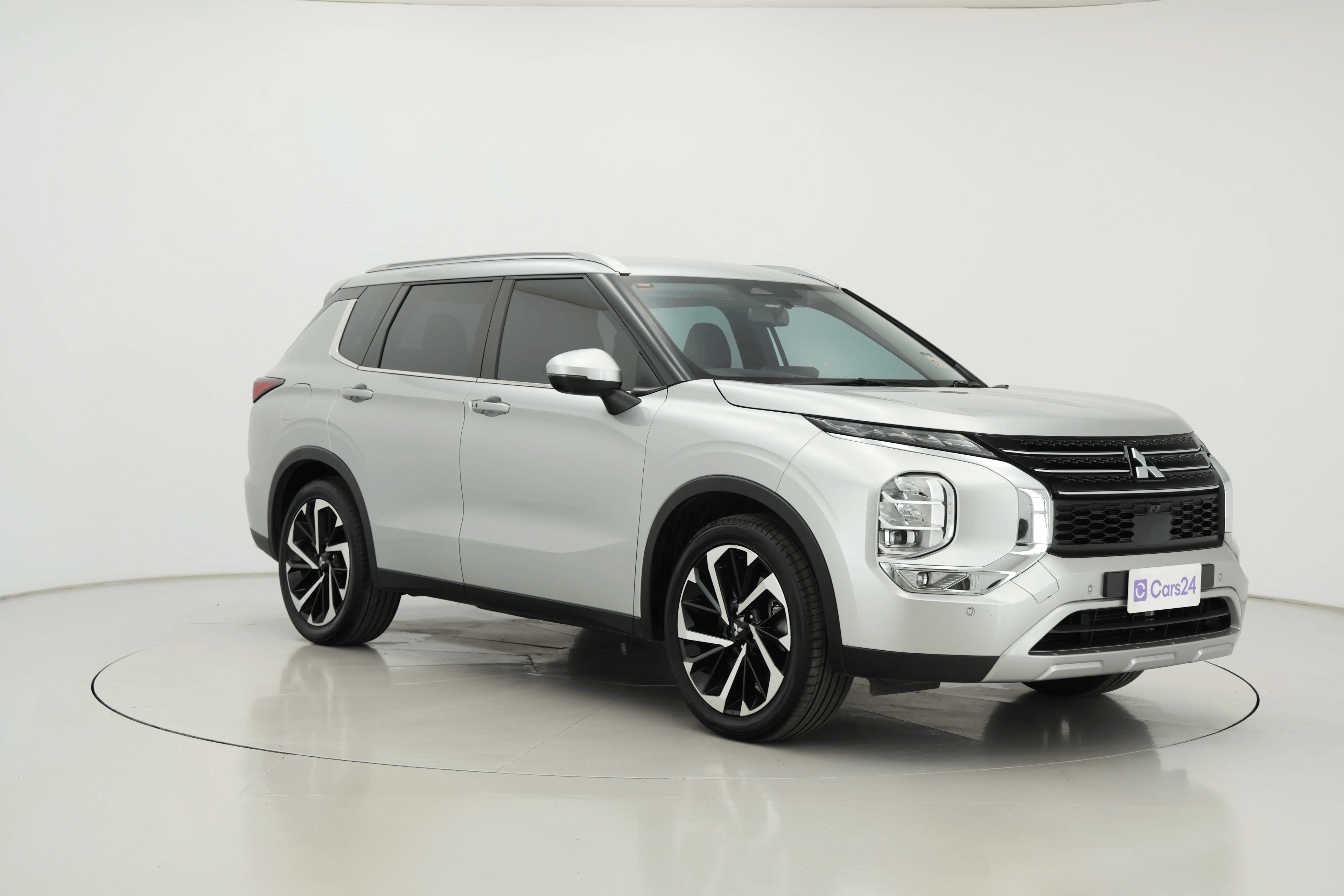 Mitsubishi Outlander image