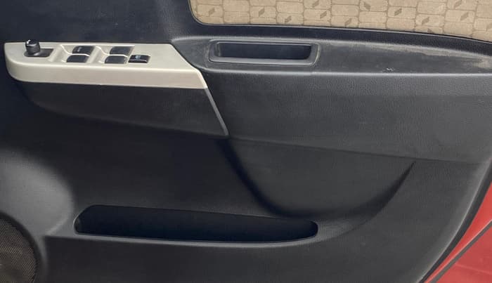 2015 Maruti Wagon R 1.0 VXI, Petrol, Manual, 19,612 km, Driver Side Door Panels Control
