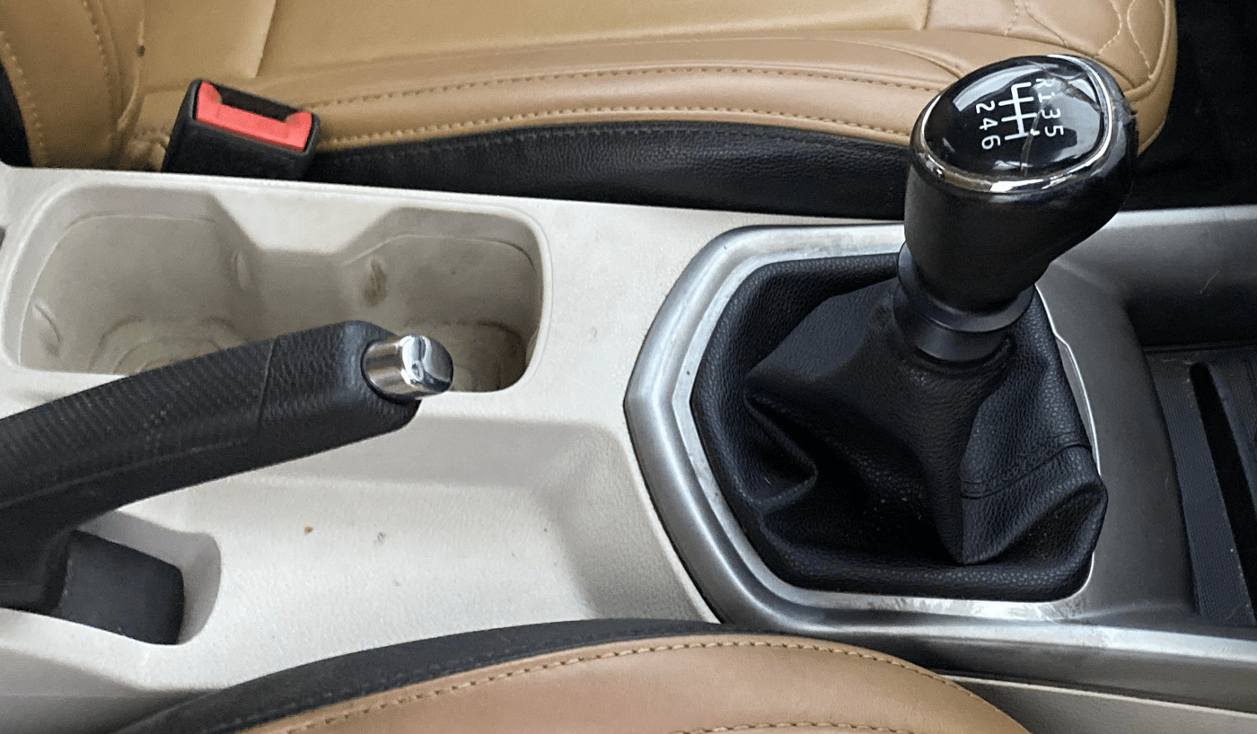 2021 Mahindra XUV300 W8 1.2 PETROL, Petrol, Manual, 50,918 km, Gear Lever