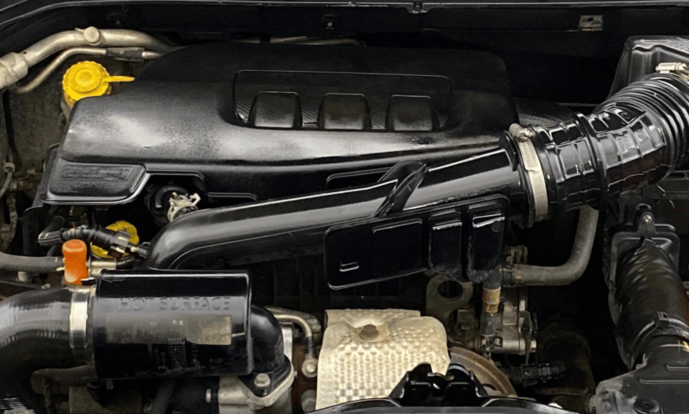 2021 Mahindra XUV300 W8 1.2 PETROL, Petrol, Manual, 50,918 km, Engine View