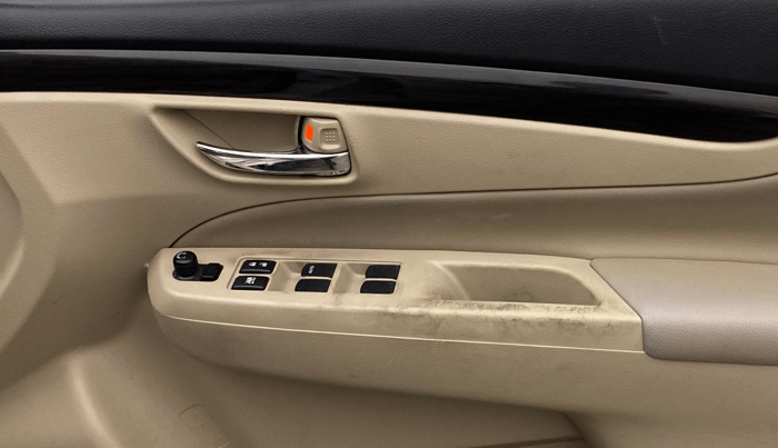 2017 Maruti Ciaz ALPHA DIESEL 1.3, Diesel, Manual, 1,47,557 km, Driver Side Door Panels Control