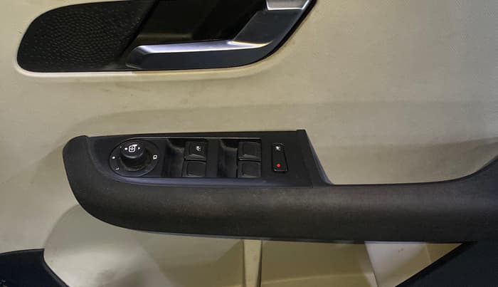 2021 Tata ALTROZ XZ PETROL, Petrol, Manual, 22,071 km, Driver Side Door Panels Control
