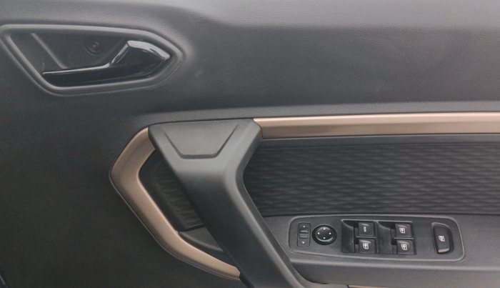2022 Renault Kiger RXT (O) AMT, Petrol, Automatic, 24,327 km, Driver Side Door Panels Control