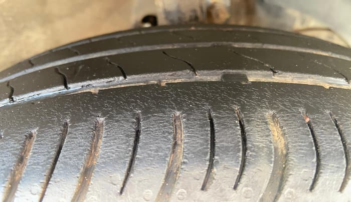 2018 Maruti Dzire ZXI AMT, Petrol, Automatic, 91,687 km, Left Front Tyre Tread