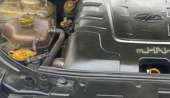 2020 Mahindra XUV500 W9 AT, Diesel, Automatic, 1,21,378 km, Engine View - Right