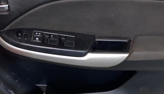 2018 Maruti Baleno ALPHA CVT PETROL 1.2, Petrol, Automatic, 76,364 km, Driver Side Door Panels Control