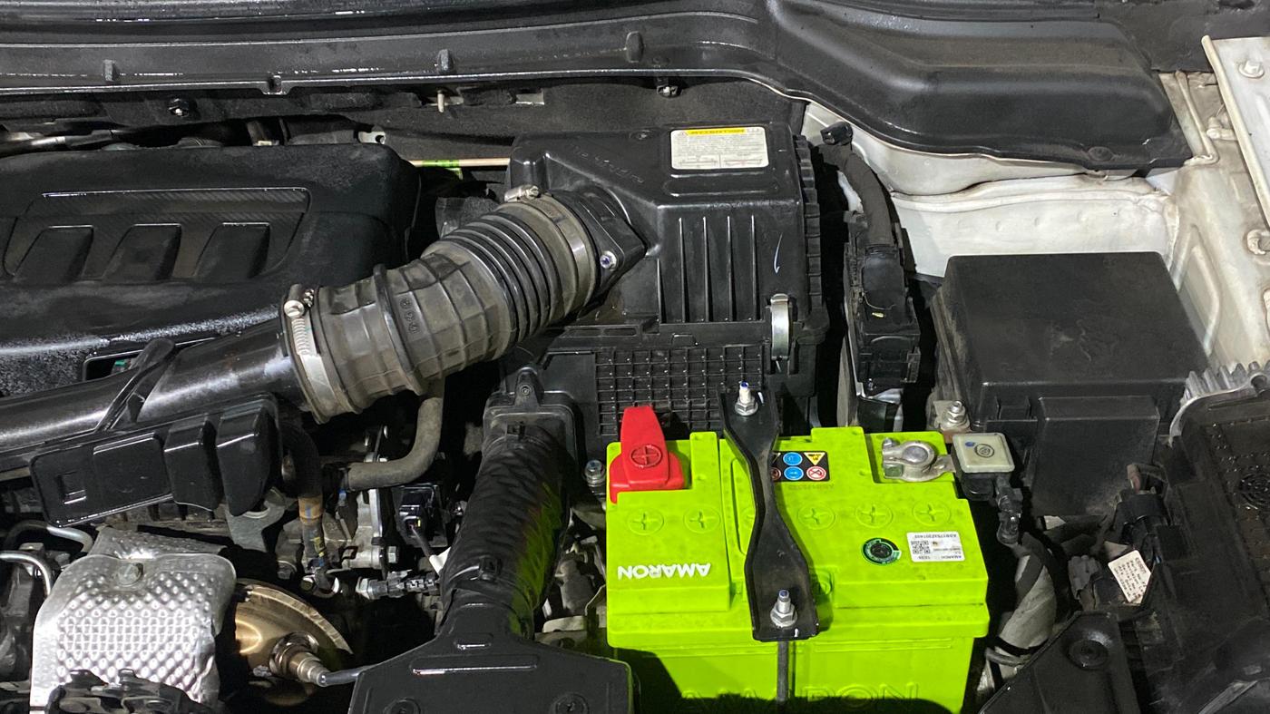 2024 Mahindra XUV 3XO AX5 1.2 L TCMPFI AT, Petrol, Automatic, 31,685 km, Engine View - Left