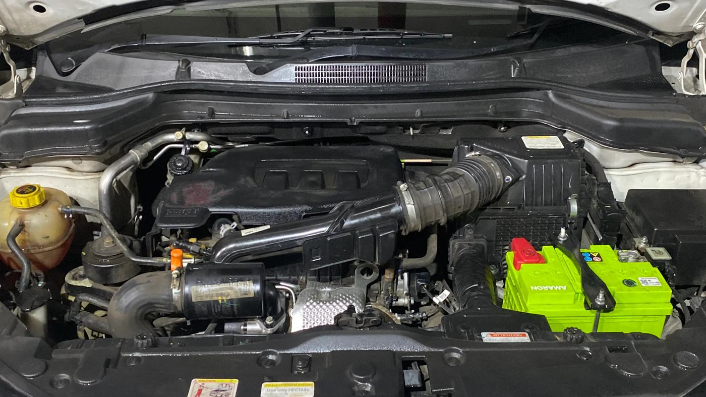 2024 Mahindra XUV 3XO AX5 1.2 L TCMPFI AT, Petrol, Automatic, 31,685 km, Engine View