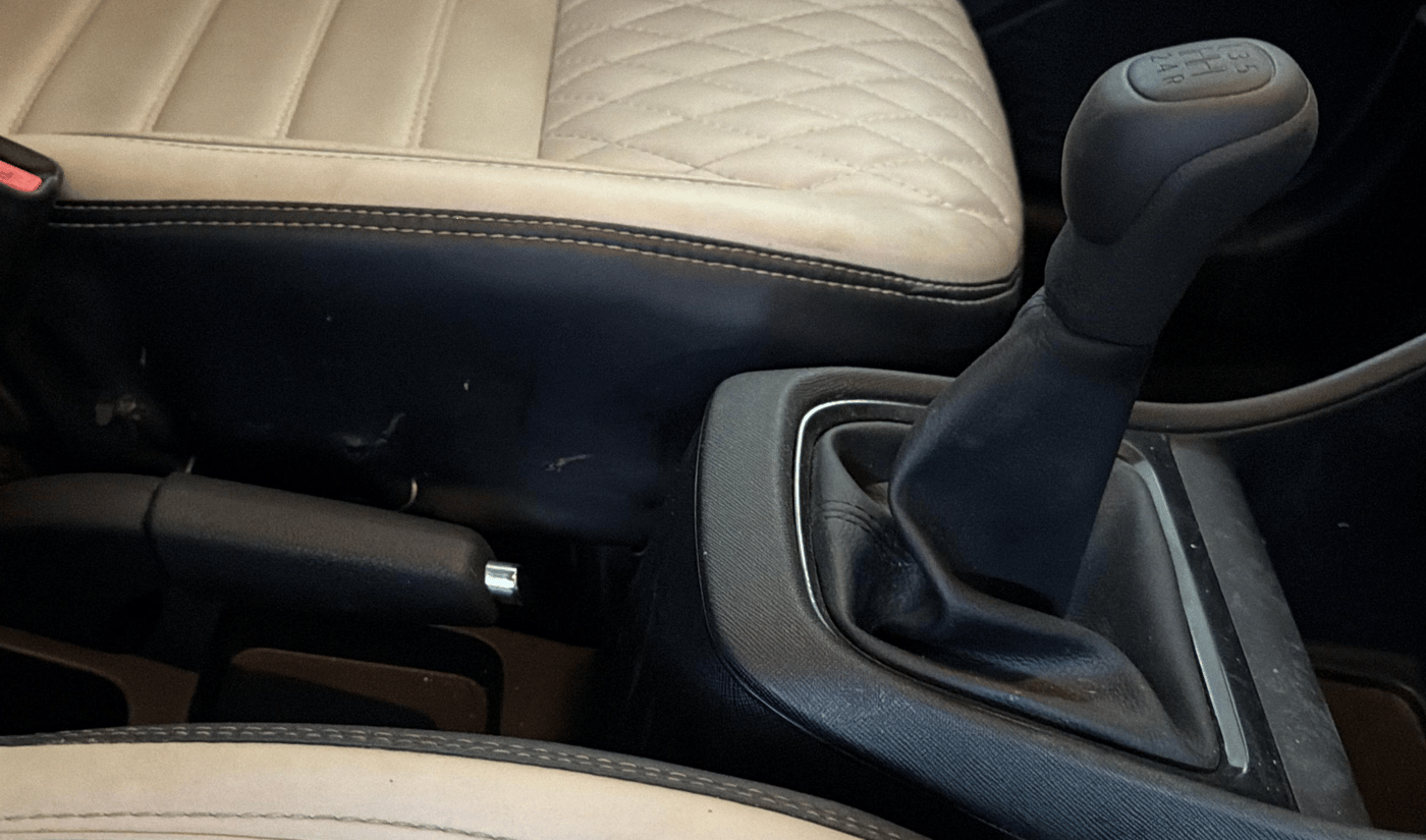 2022 Tata PUNCH PURE MT, Petrol, Manual, 71,989 km, Gear Lever