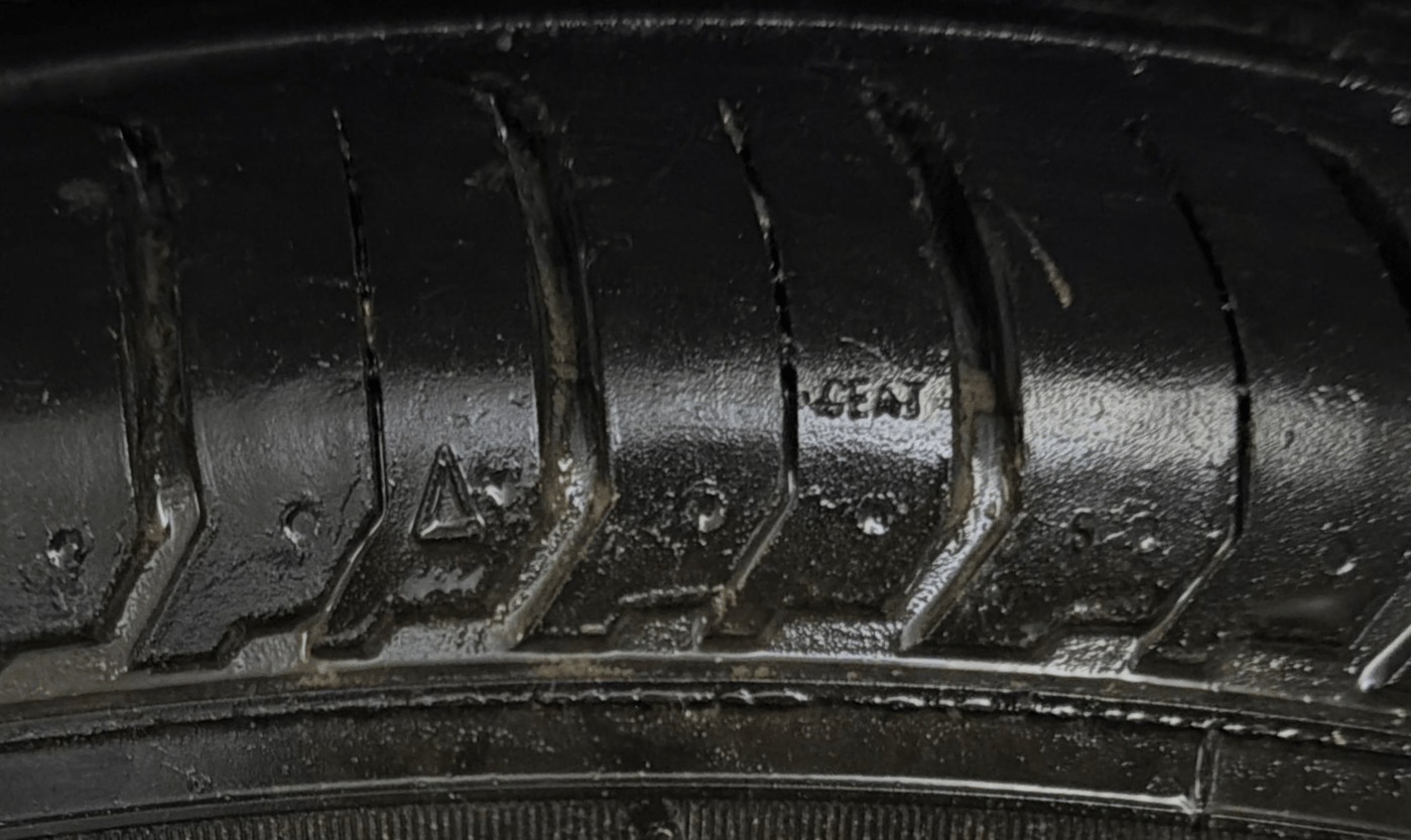 2022 Tata PUNCH PURE MT, Petrol, Manual, 71,989 km, Left Front Tyre Tread