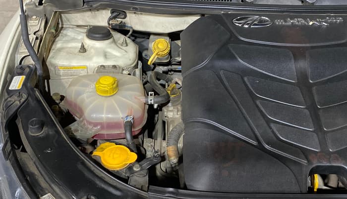 2017 Mahindra XUV500 G AT, Petrol, Automatic, 33,108 km, Engine View - Right